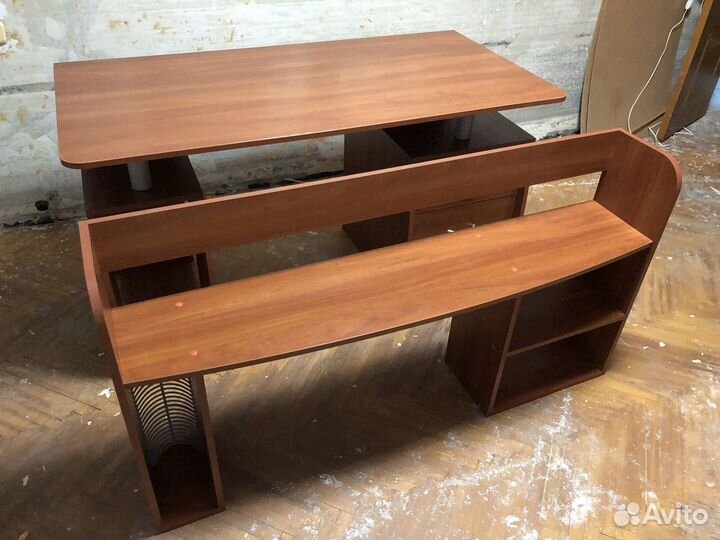 Компьютерный письменный стол