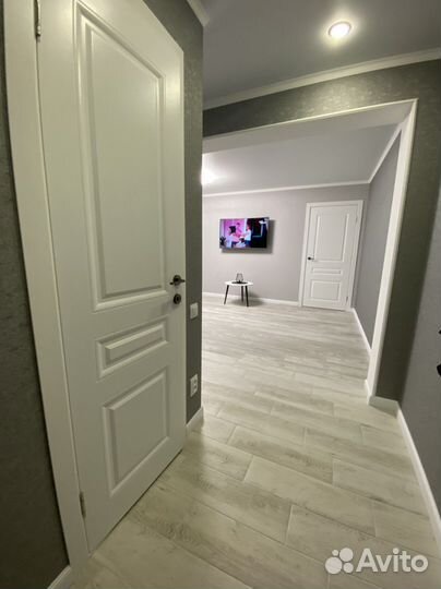 Монтаж плинтусов и напольных покрытий