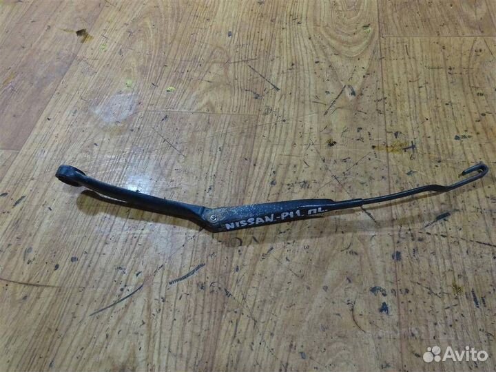 Поводок стеклоочистителя передний левый Nissan Pr