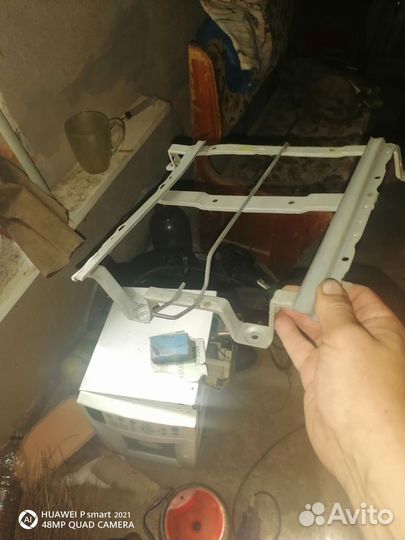 Тойота карина е бардачек под сиденье