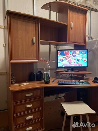 Компьютерный стол