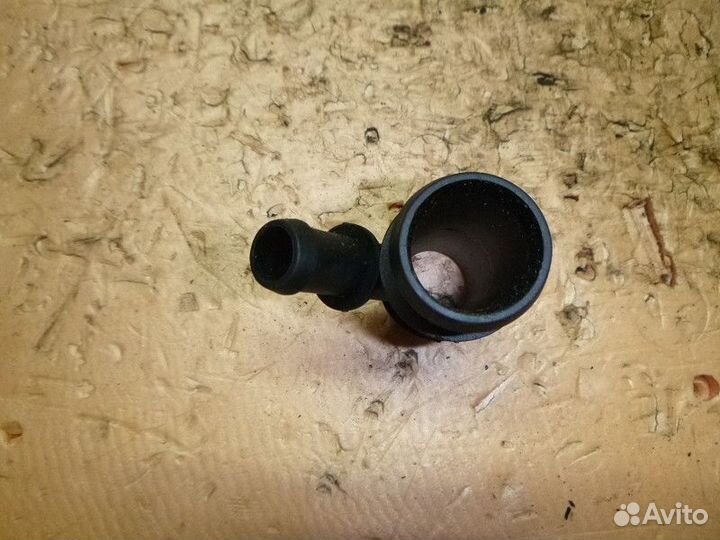 Фланец тройник Volkswagen jetta 2011