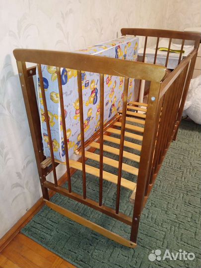 Детская кроватка