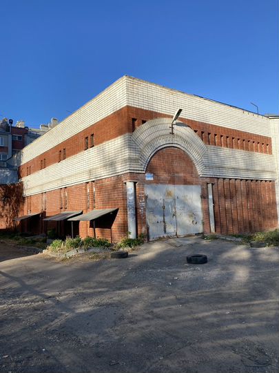 Гараж, > 30 м²