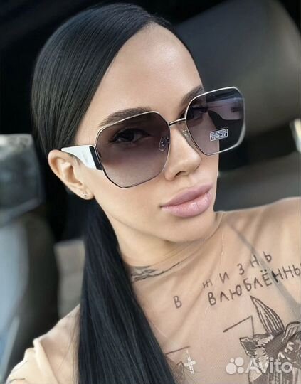 Солнцезащитные очки женские брендовые