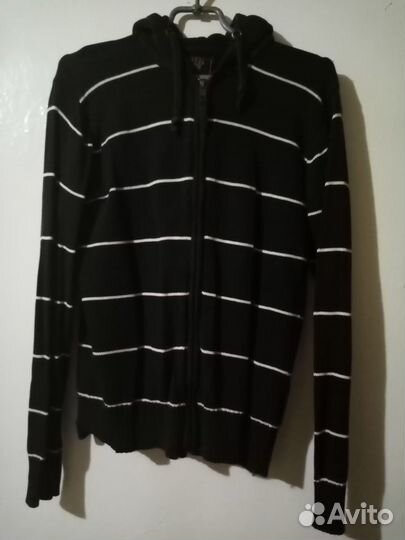 Продается мужская кофта 48 размер