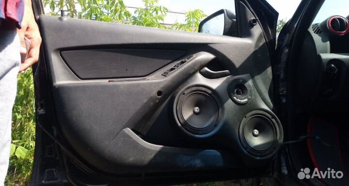 Подиумы Лада Гранта