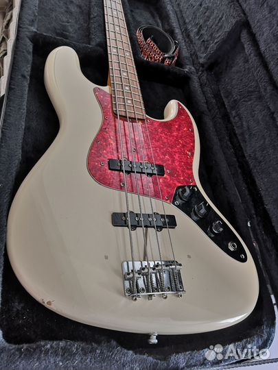 Бас гитара Fender jazz bass Japan