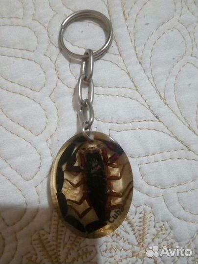 Брелок внутри скорпион