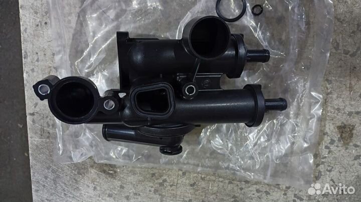 Корпус термостата dodge Caliber jeep Compas