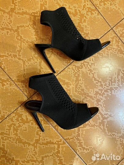 Босоножки zara