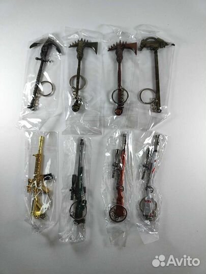 Брелок металлический - fortnite. Кирка, снайпа