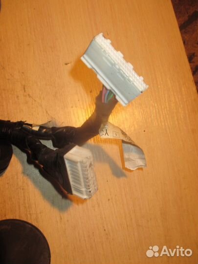 Электропроводка двери передней левой