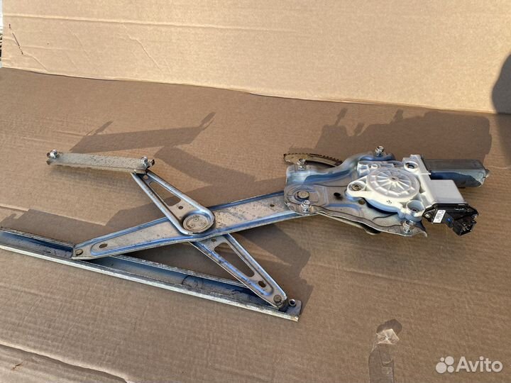 Стеклоподъемник передний левый Toyota Corolla E12