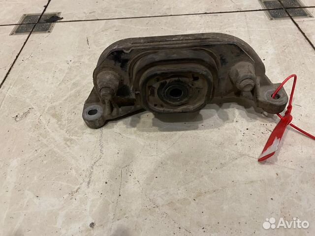 Кронштейн кпп Renault Megan 2