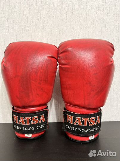 Боксерские перчатки 10oz matsa