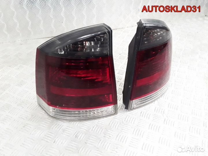 Фонарь задний Opel Vectra 13130645 Рестайлиг