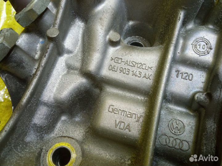Корпус масляного фильтра передний Audi A4/B8 8K2
