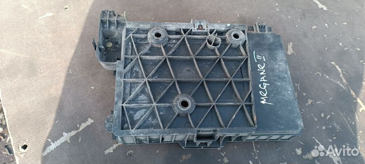 Площадка аккумулятора Рено Меган 2