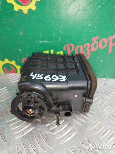 Дефлектор воздуховода левый Mitsubishi Lancer 9