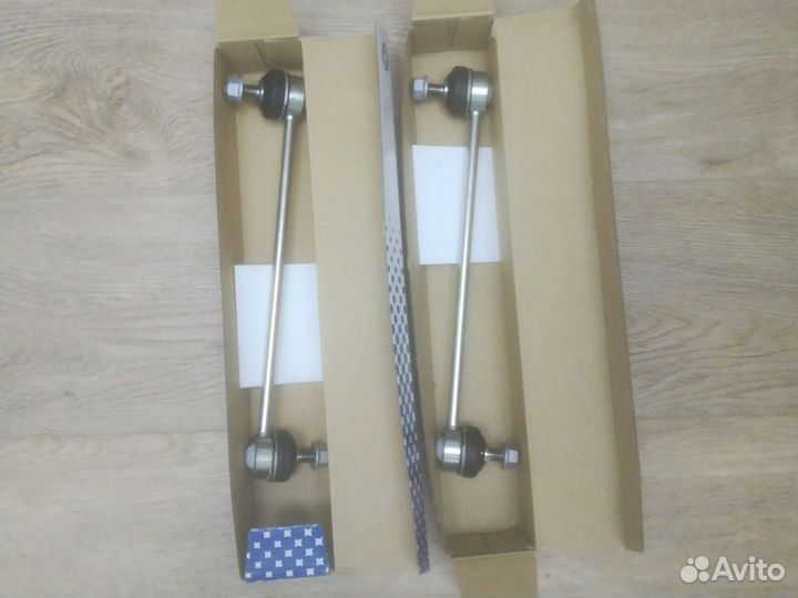 Ередние стойки стабилизатора на Фольксваген polo