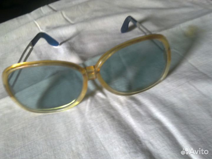 Очки солнцезащитные