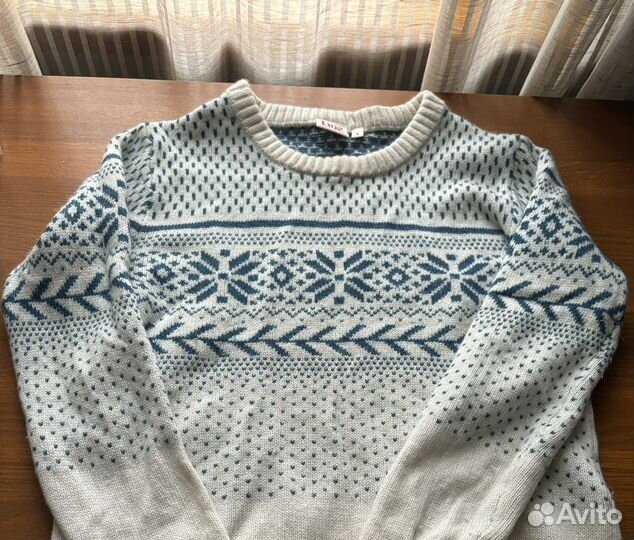 Свитер женский lacoste