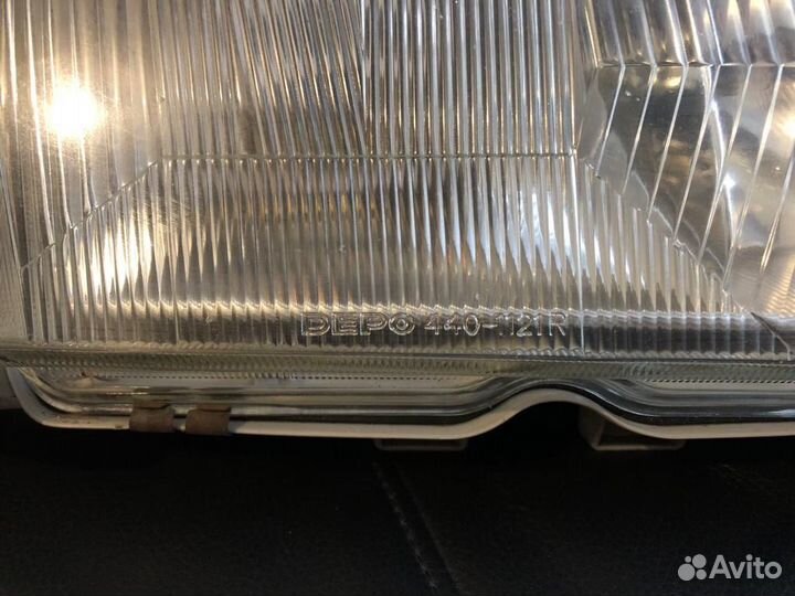 Правая Фара на Mercedes Benz C240