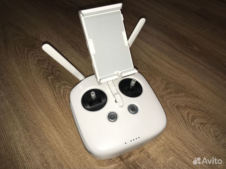 Квадрокоптер DJI Phantom 3 Advanced