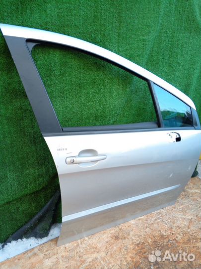 Дверь передняя правая Peugeot 308 4A/C T7 T7W5F02