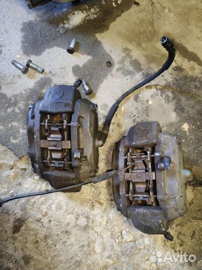 Суппорт тормозной Mercedes w230 sl230 r230