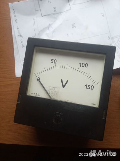 Вольтметр м381 150в