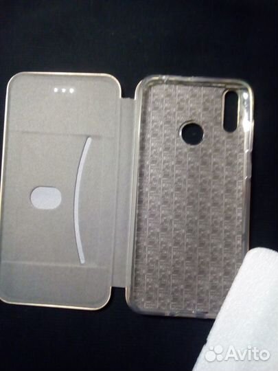 Чехлы-книжки для смартфонов золотистые