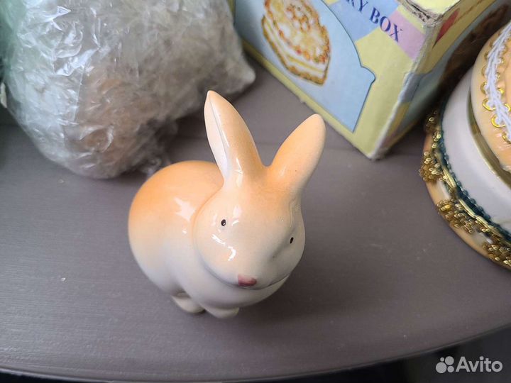 Заяц фарфор