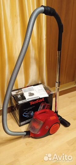 Пылесос безмешковый Tefal 2022 года выпуска