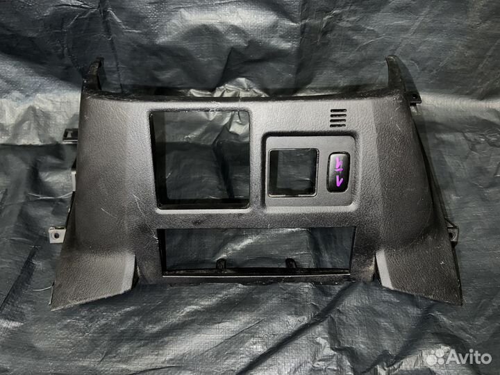 Консоль нижняя Паджеро 4