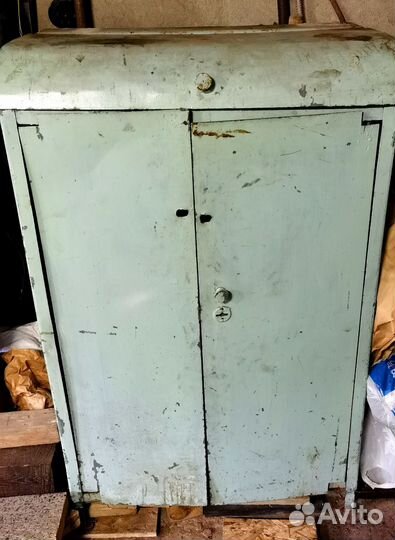 Шкаф слесарный СССР