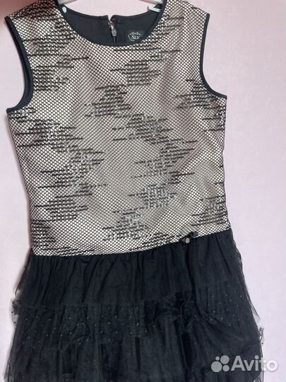 Платье нарядное для девочки 140