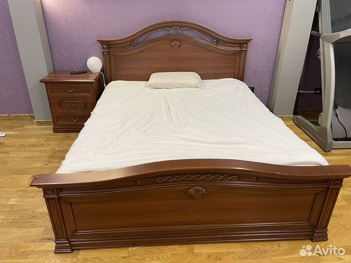 Спальный гарнитур