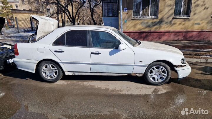 W202 Мерседес С180 1993гв в разборе МКПП дис р15