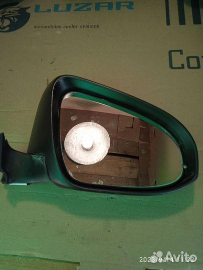 Корпус правого зеркала Тойота 180