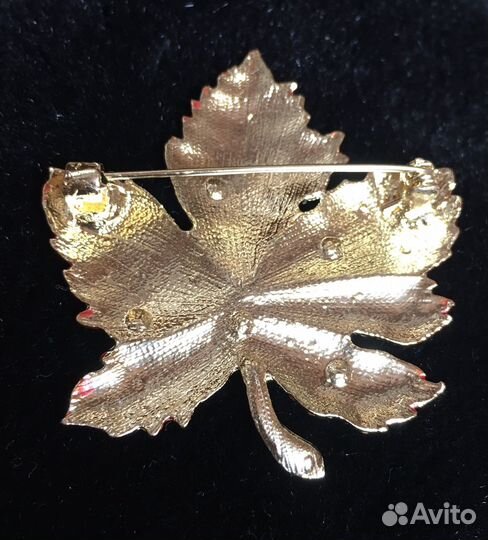 Брошь Кленовый лист