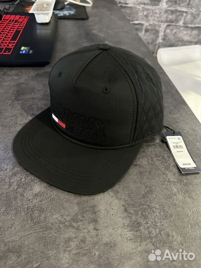 Tommy Hilfiger новая бейсболка снепбек оригинал