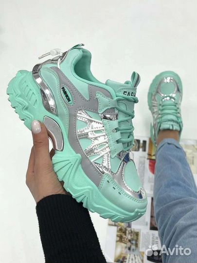 Кроссовки женские новые 36, 39