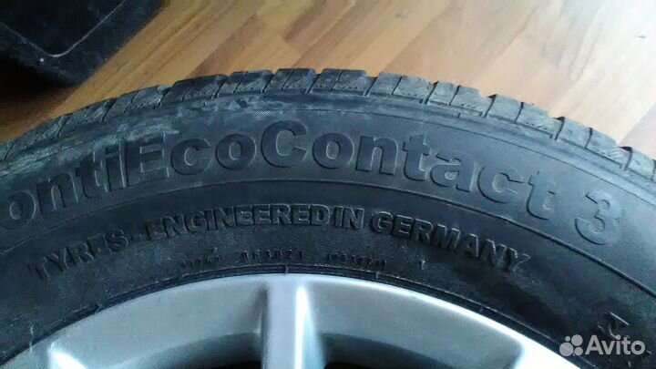 Литые диски Lion r15 с резиной Continental