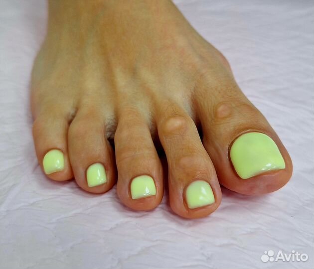 Маникюр и педикюр