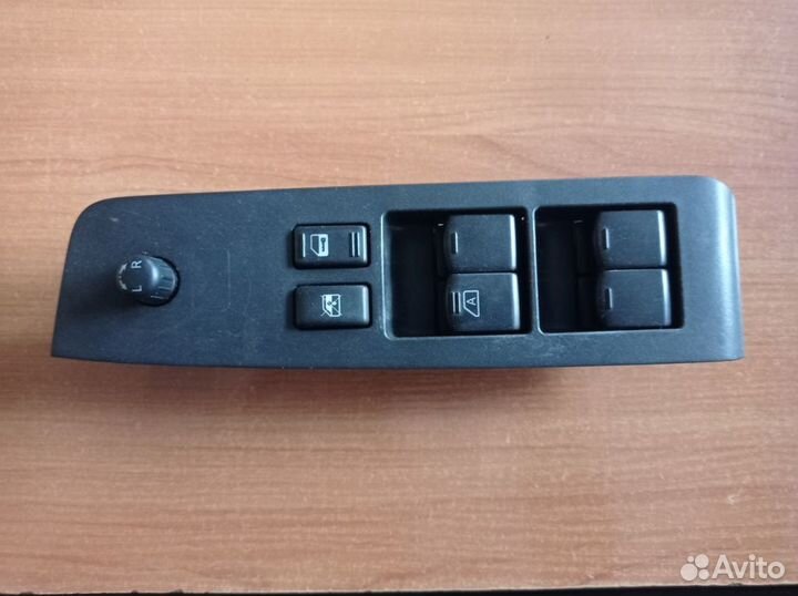 Блок стеклоподъёмника левый Nissan X-Trail (T31)