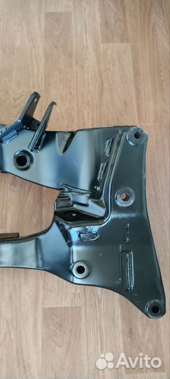 Подрамник Mitsubishi Outlander 1 MR961172