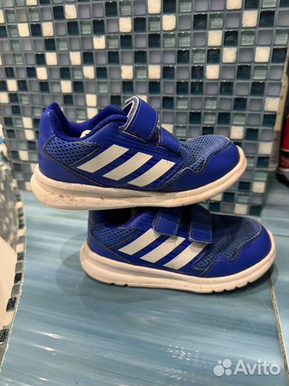 Кроссовки adidas