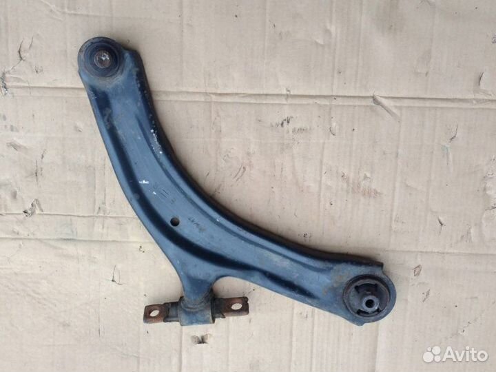 Рычаг подвески передний правый Nissan Qashqai Vi